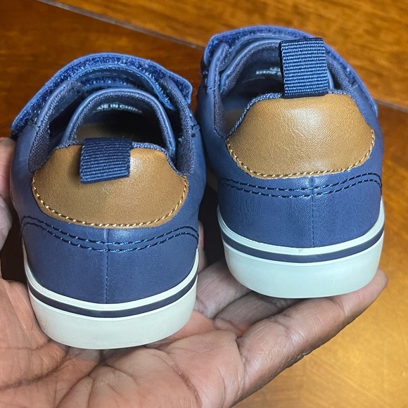 Old Navy toddler shoes - Picture 3 of 6